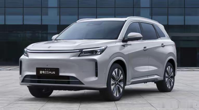 汽车民生 【新车上市：新款蓝电E5 PLUS定位插混中型SUV，配“茶馆厨房”很