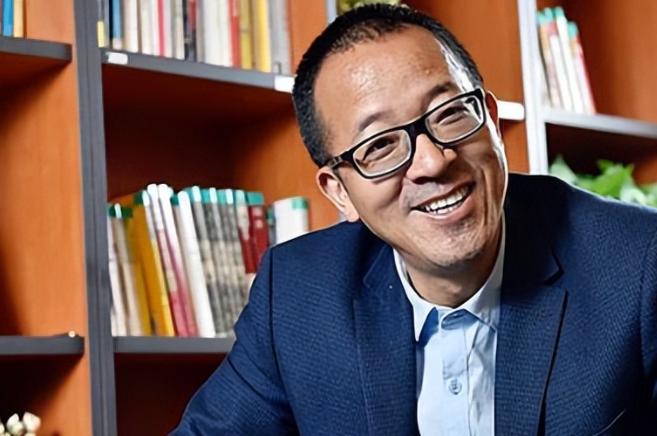 善良真可以保命！1998年，俞敏洪遭入室抢劫220万，有个抢匪怕事情败露，临走时