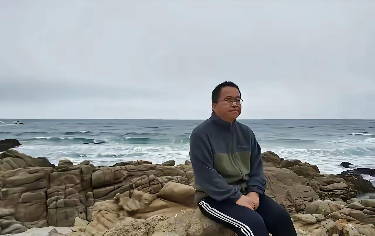 戴了9年电子脚镣，他无罪归国：美国锁住的芯片科学家，终于回家
​2015年5月1