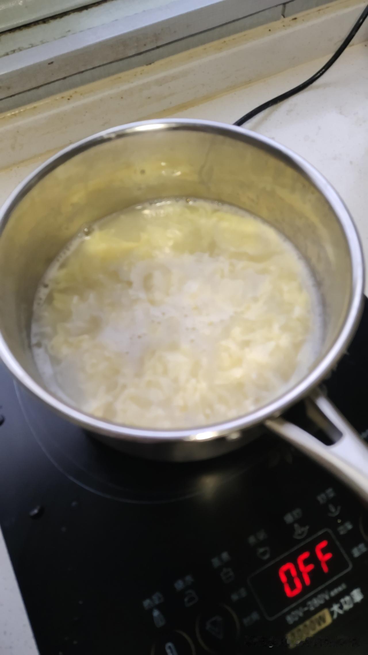 七零八零后的北方人都喝过鸡蛋茶和鸡蛋稀饭，知道鸡蛋汤的功效。
我昨天吃辣了，感觉