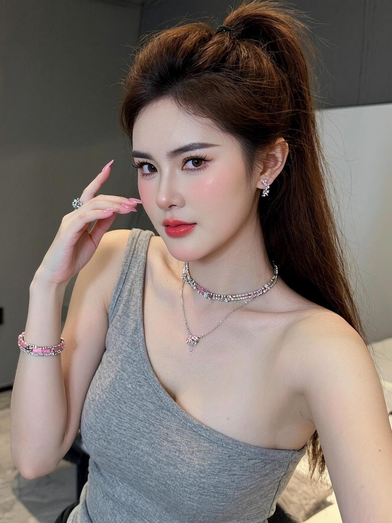 爱你的人不一定懂你！但懂你的人！一定知道怎么爱你！