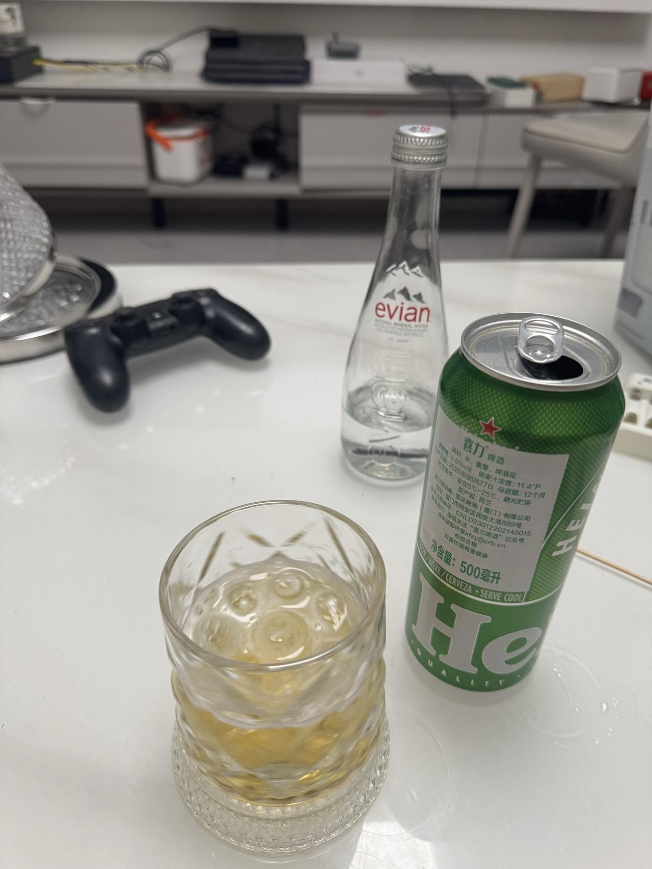 后来才明白：独来独往，才是成年人最舒服的状态。微醺