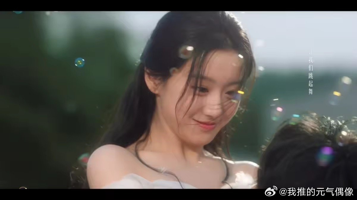 炽夏坏端端的好起来了从年少懵懂到历经世事，陆西骁周挽带着伤痕成长，慢慢与过往和解