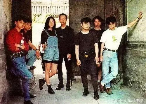 看出男女主角是谁了吗？那时，他们很相爱，自然，随意。被称为音乐奇才的他，比女的出