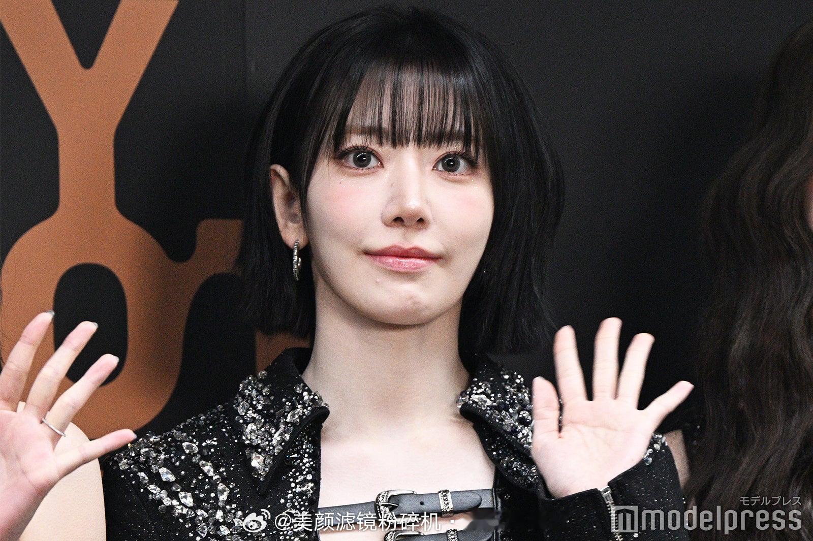 LESSERAFIM宫脇咲良，许允真，金采源，洪恩採，中村一叶 