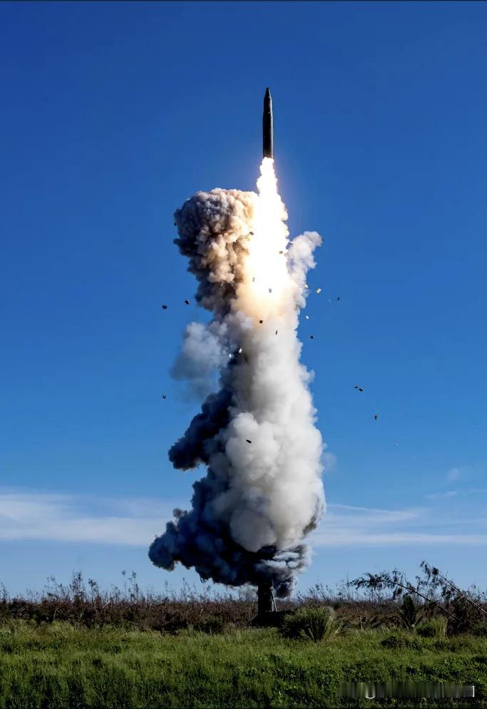 中国航天史上的今天【2024年9月25日 火箭军向太平洋海域成功发射1发洲际弹道