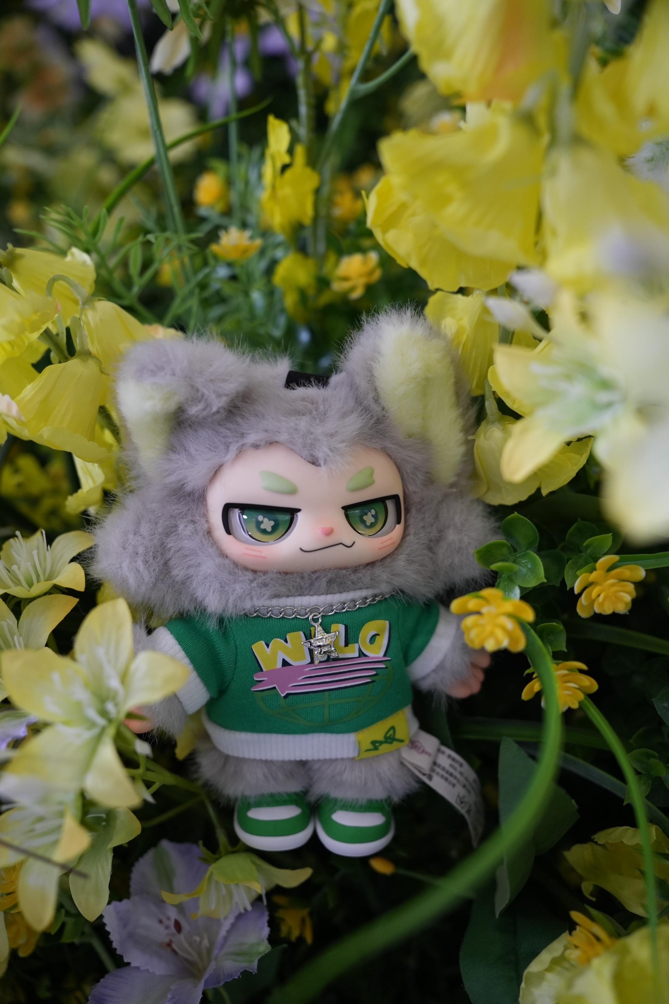 👀给我嗷总在草丛中来套写真💚