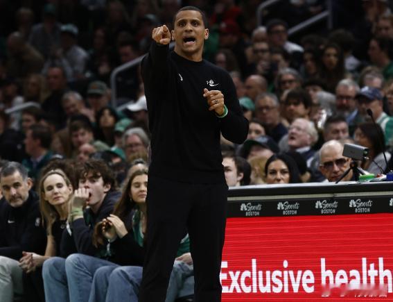 12月3日讯 NBA常规赛，凯尔特人123-117战胜尼克斯。赛后，马祖拉接受了