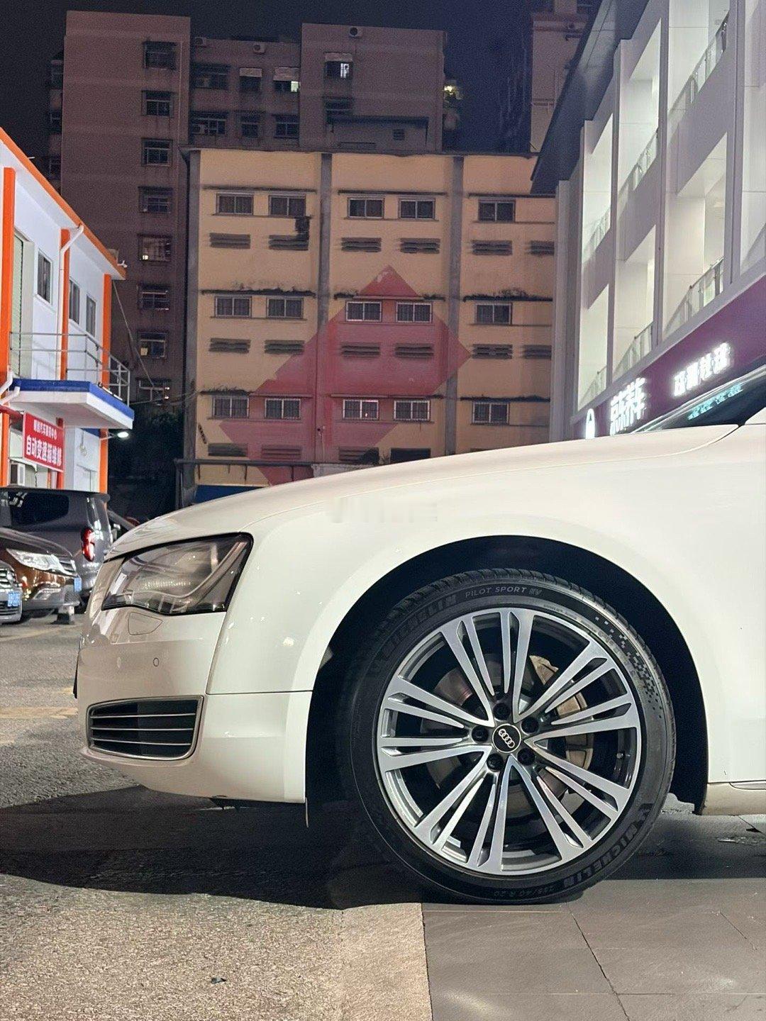 奥迪A8 完工[作揖]升级20寸 原厂锻造搭配米其林轮胎，意大利科吉！ ​​​