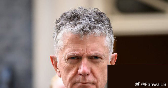 英媒，阿曼外长透露，当时摆在桌面上的协议能够满足特朗普的要求，但他却选择了战争。