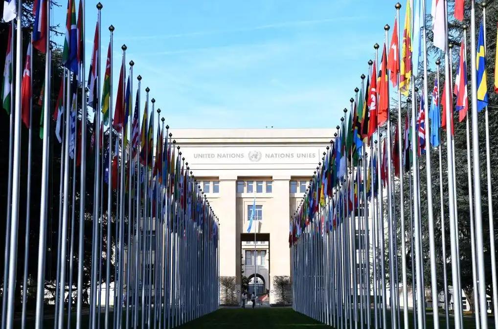 想坐稳世界老大的位置，从来都不是靠一时的强盛，而是靠一套极致的霸权防御逻辑。回看