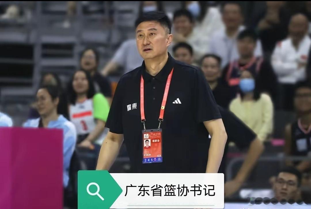 杜峰与广东宏远男篮分手，据了解是杜峰本人亲自提出来的，过程意外的顺利。杜峰后续重