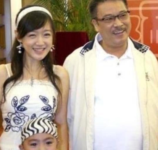 心脏停跳前四小时，他还在片场背台词。
氧气面罩的雾气蒙住监视器，导演喊卡时，吴孟