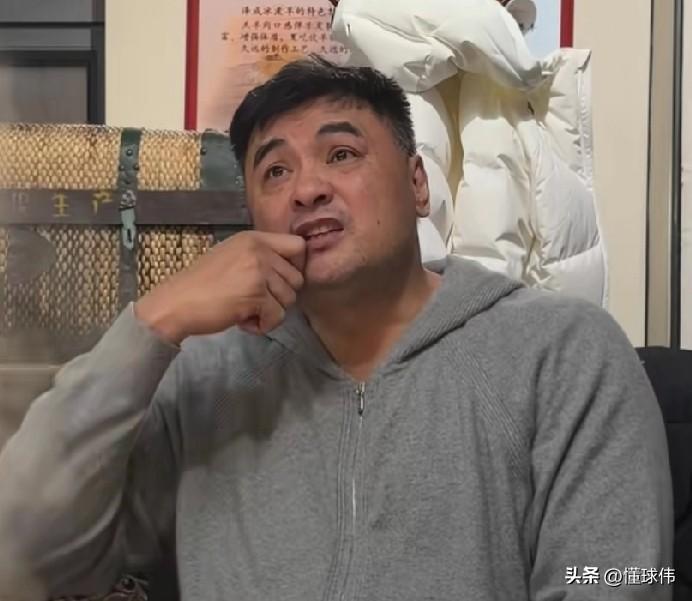 有意思！战神刘玉栋回忆往事：

“之前在西安闹了笑话。”

“那天吃完夜宵。”