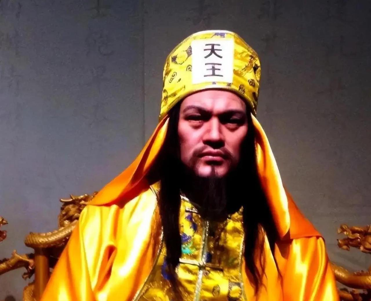 洪秀全生前有个让人瞠目结舌的怪癖——吃饭必须上"二十四牲"，鸡鸭鱼肉烹好之后，还