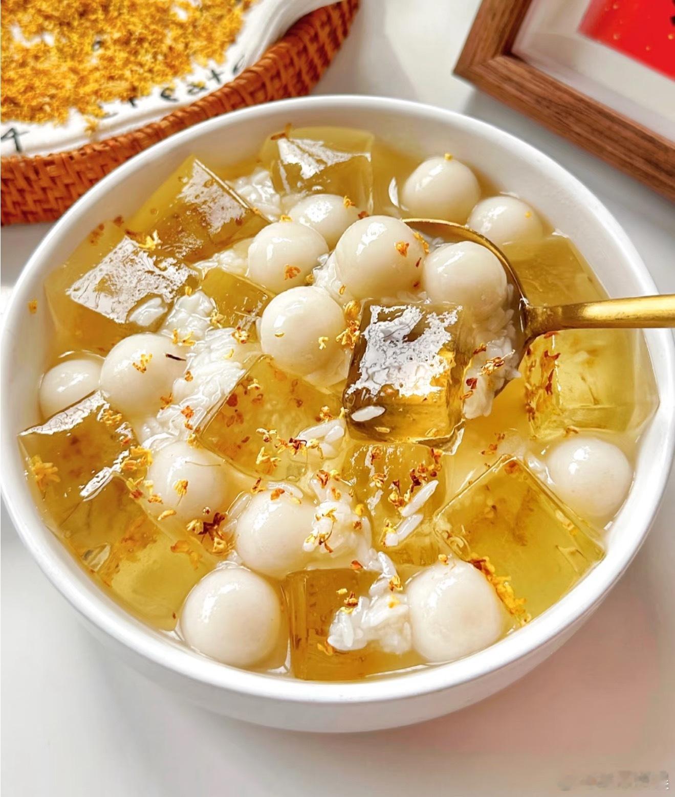 金桂映月山楂茶金秋九月喝桂花，这是一个不错的选择！茶香浓郁，桂花的这个醇香透入山
