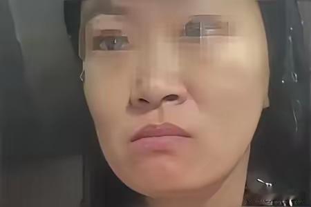 “没本事才送外卖！”

河北石家庄，一位穿着得体的女子，对着外卖小哥脱口而出这句