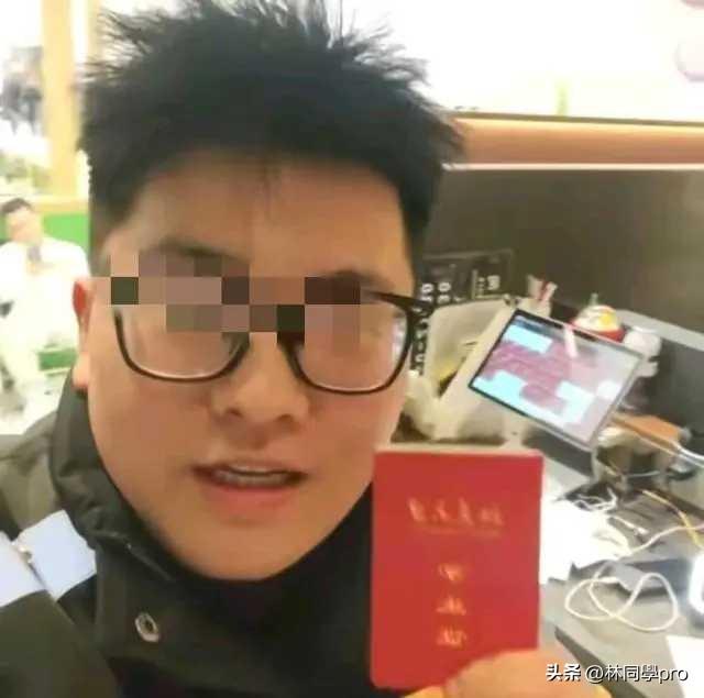 高考文科状元、北大高材生，陶文俊用一次“送外卖”的经历，冲上了热搜。是剧本？是炒