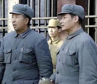 1947年1月，整编 51 师覆灭后，被俘的师长周毓英向解放军索要两大箱钞票，说