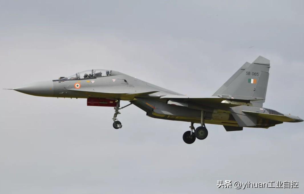 印度空军军人在X平台上表示，此前坠毁的Su-30MKI双座重型战机的残骸在距阿萨