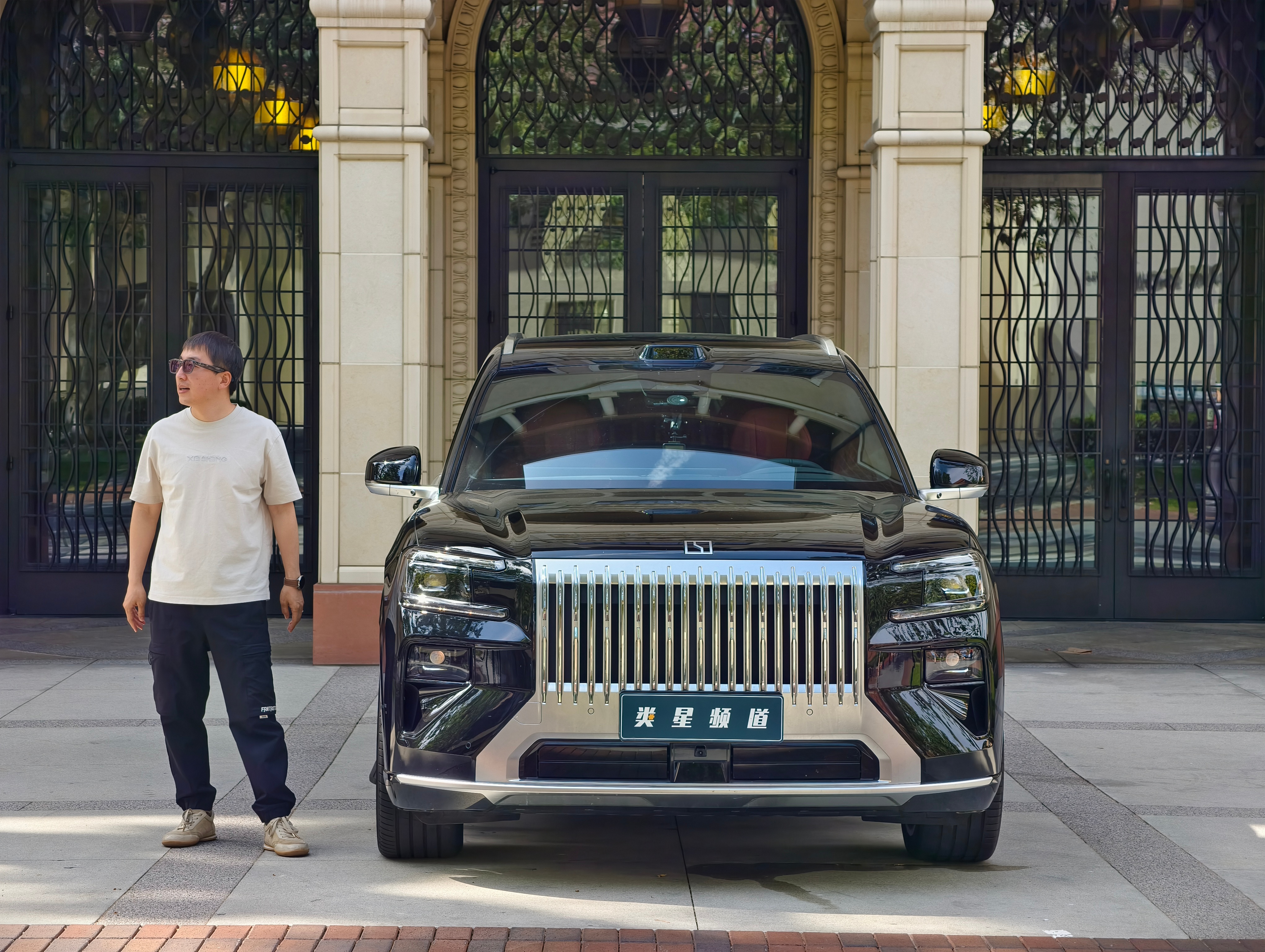 我们把极氪 8X 开进了南加州大学！和 USC 的学生们讨论中国智能电动汽车是非