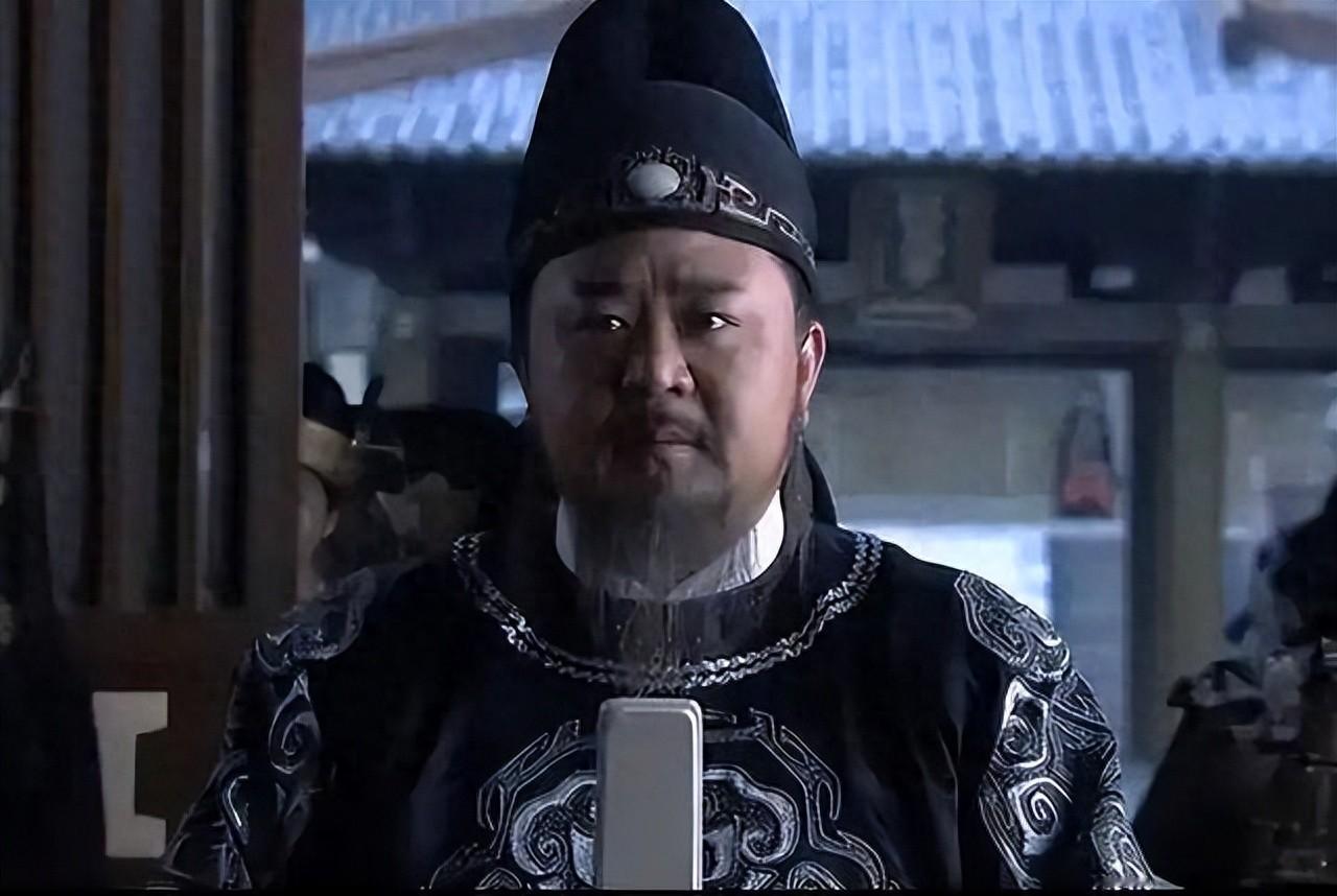 一个墓，两块碑，上千年的烂账。碑上刻着"大唐名相狄梁公墓"——就是神探狄仁杰那个