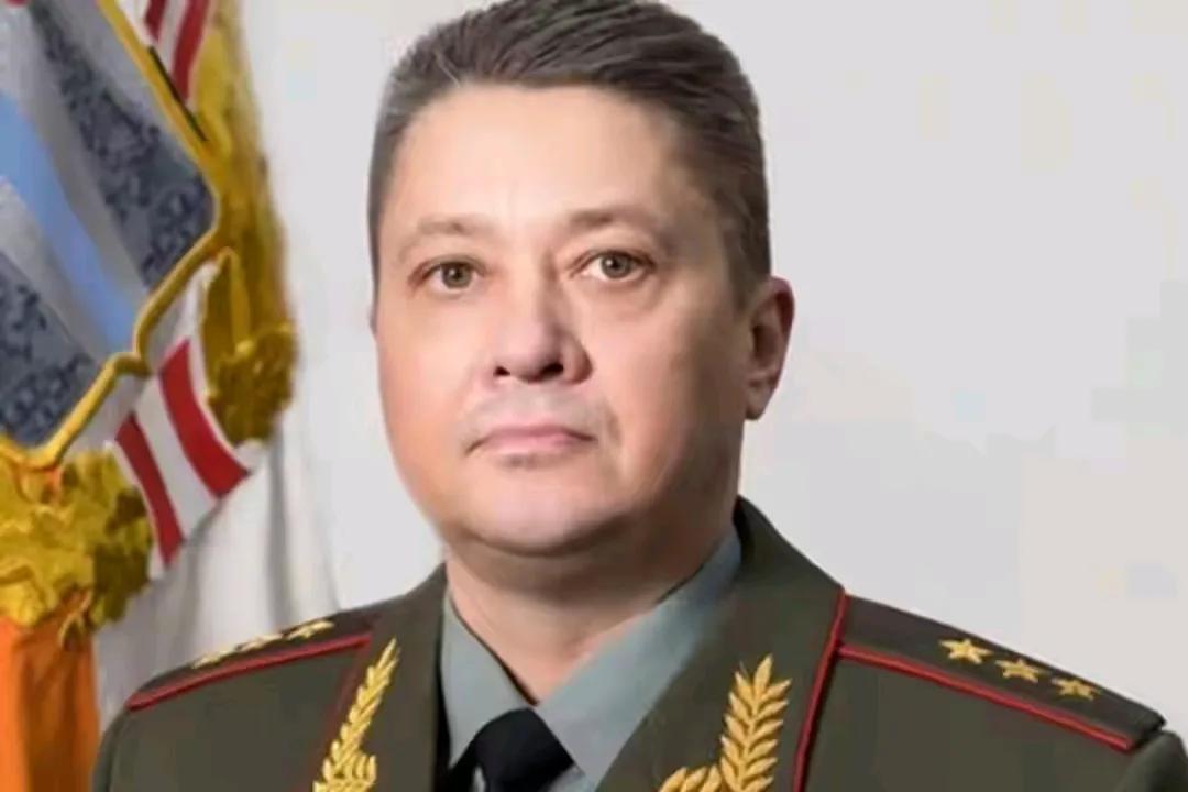 据美国“防务新闻”网站报道，叙利亚极端武装不宣而战，叙军被叛军打得南逃至哈马市，