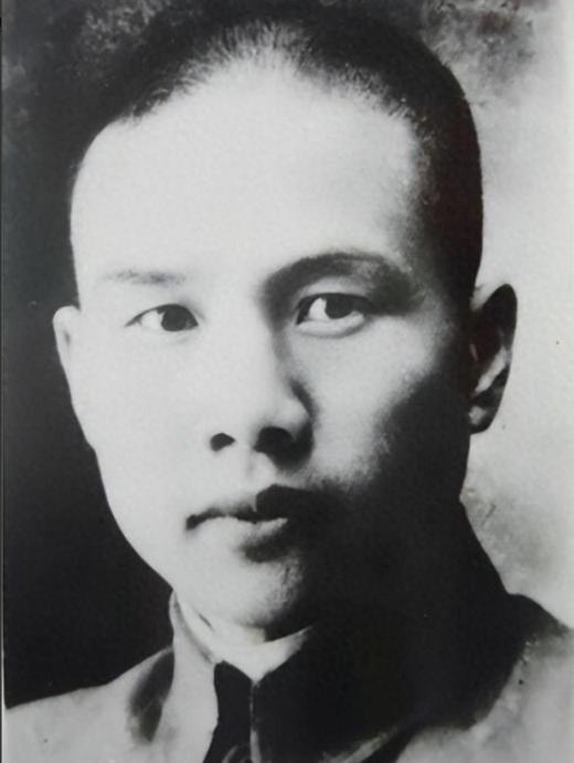 1949年，军统少将周镐被蒋介石下令处死，然而16年后，他的妻子却找到上海市市长