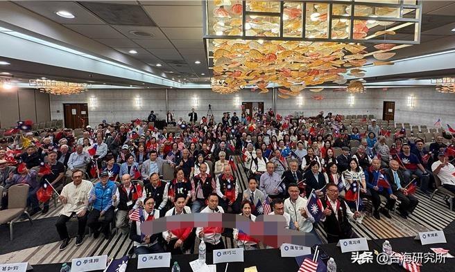 八名国民党民代在美国造势

据说现场有数百名支持者一起高唱
月亮代表我的心
我的