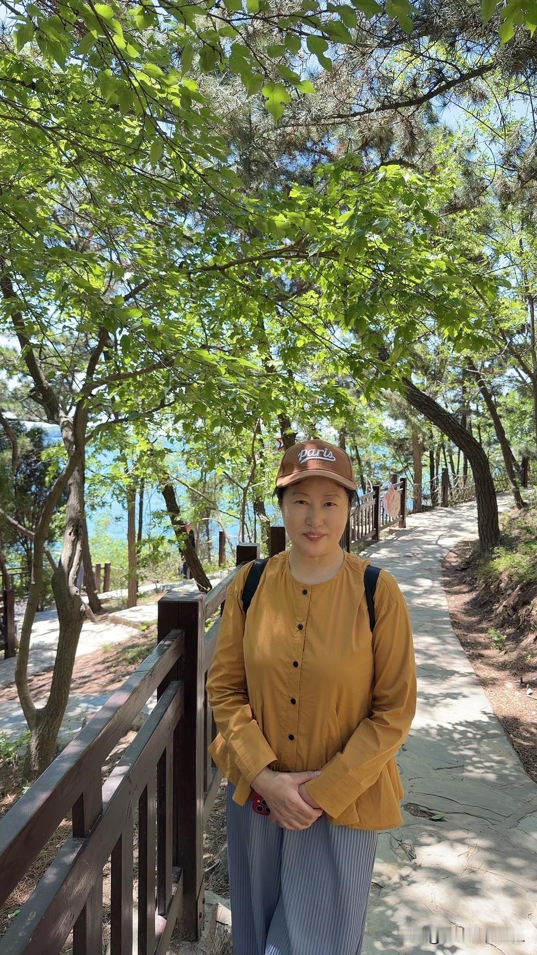 我发现，退休在家，其实比上班都忙。

以前上班，还能在班上偷着闲一会儿，

现在