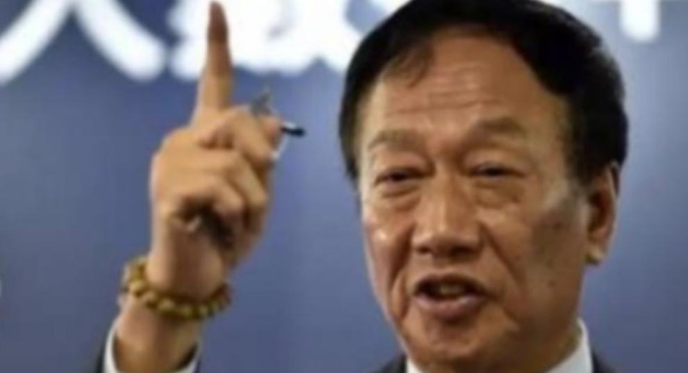 "只要大陆敢打，我就敢送"，他公开宣称，"若两岸爆发冲突，我会誓死守护台湾"，将