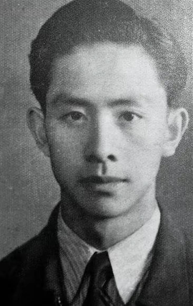 1948年重庆街头，一份神秘名单让特务集体腿软！地下党盛超群在刑讯室吐出12个大