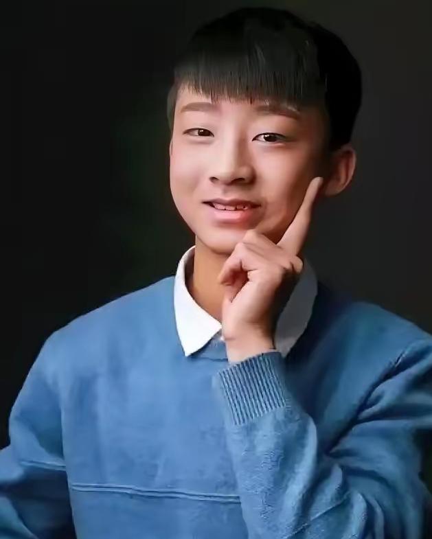 2019年，河南3岁女孩掉入20米枯井，父亲下跪向众人求救，谁知所有人摇头表示没