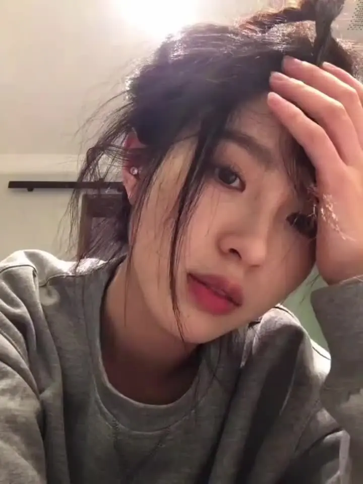 于是我恍惚 好像付出真心是一种报应