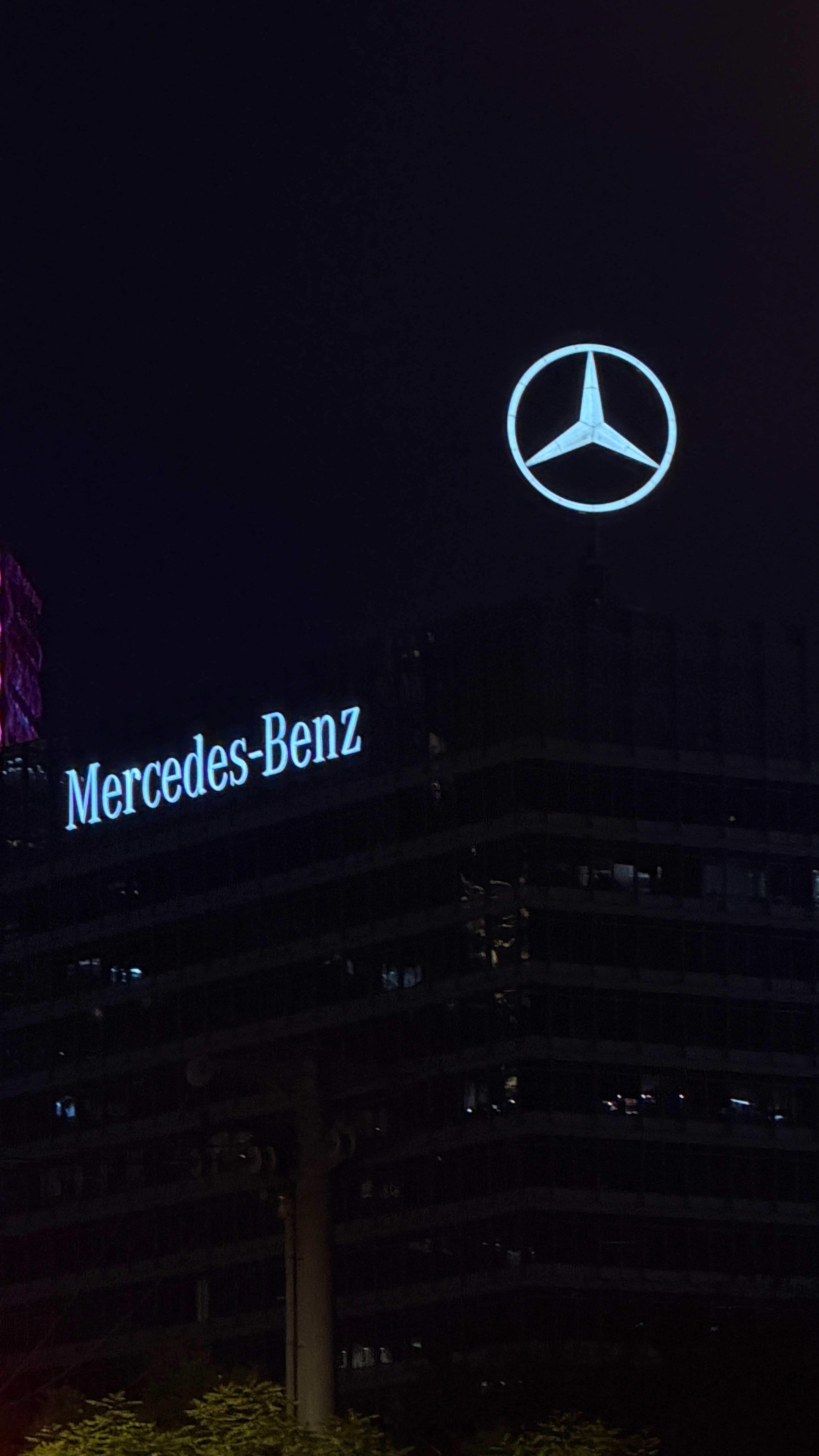 我们太想赢，又太怕输。所有就出现了各种卫士方盒子，各路大六座揽胜。世界的舞台留给