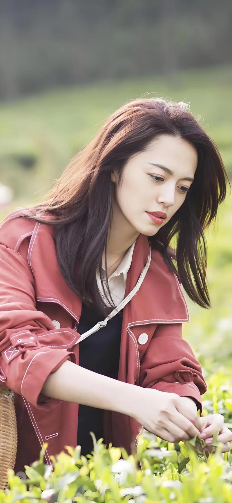 热搜炸了！
姚晨突然官宣离婚，隐瞒多年的真相藏不住了。
 
3月16日，姚晨曹郁