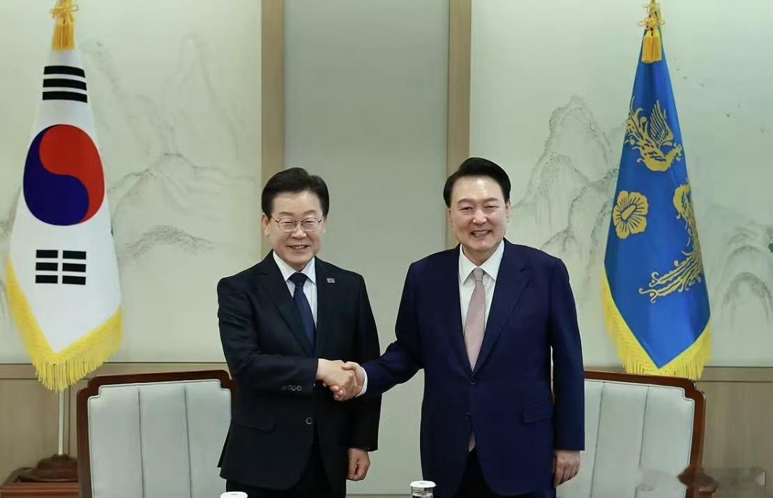 最近有韩国网民在反思，三年前大选怎么会让李在明输给尹锡悦，反思的结果是:①尹锡悦