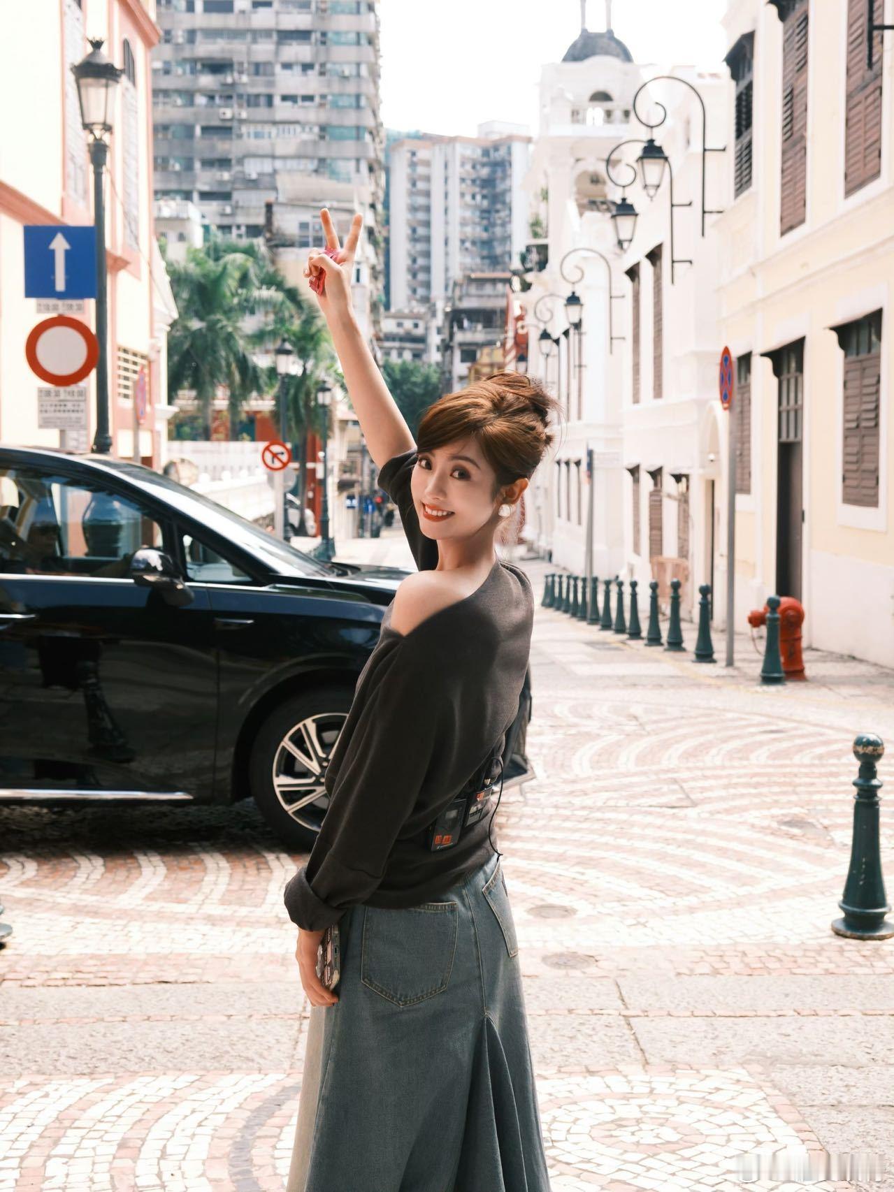 邢菲也是闯进央视赛道了  央视综艺镜头下的邢菲  央视的镜头下，邢菲完全没有压力