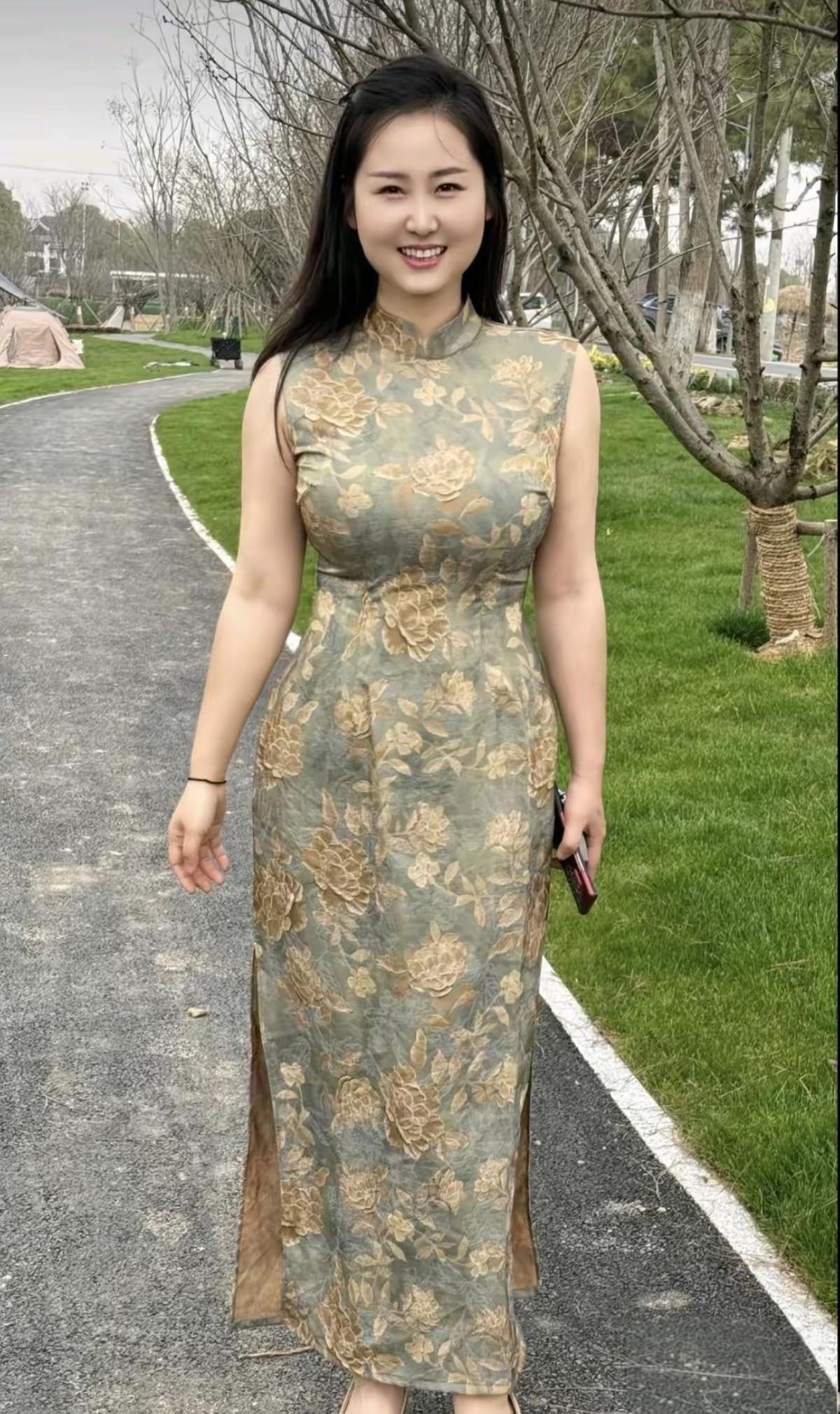 短短四句通俗小诗，道出了夫妻之间最质朴动人的温情，不少打拼在外的男人看完内心都会
