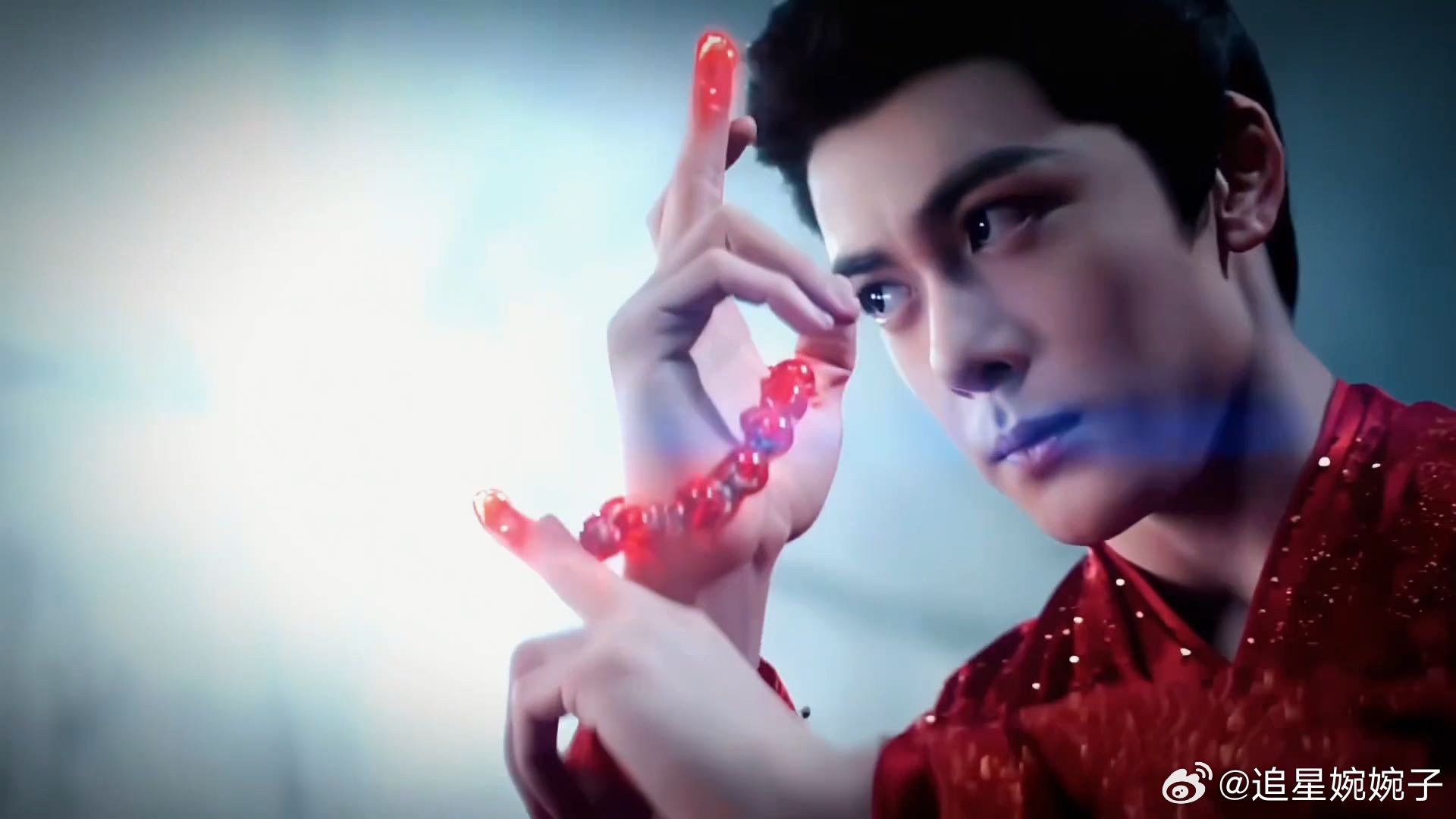 曾舜晞 阳气足曾舜晞在一众精致柔感颜值里特别突出，自带一身利落正气，身形挺拔气场