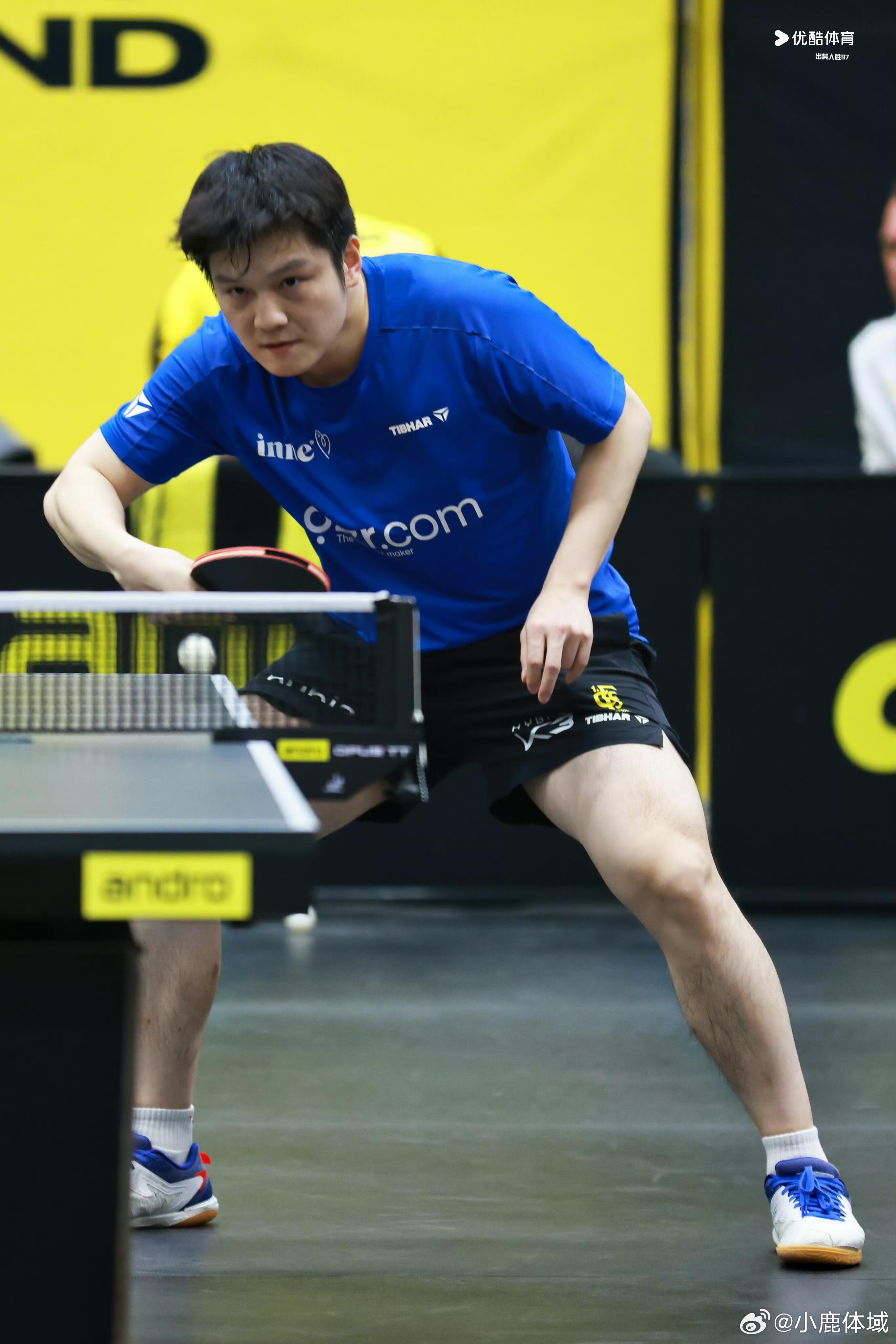 小美人儿白白嫩嫩的 