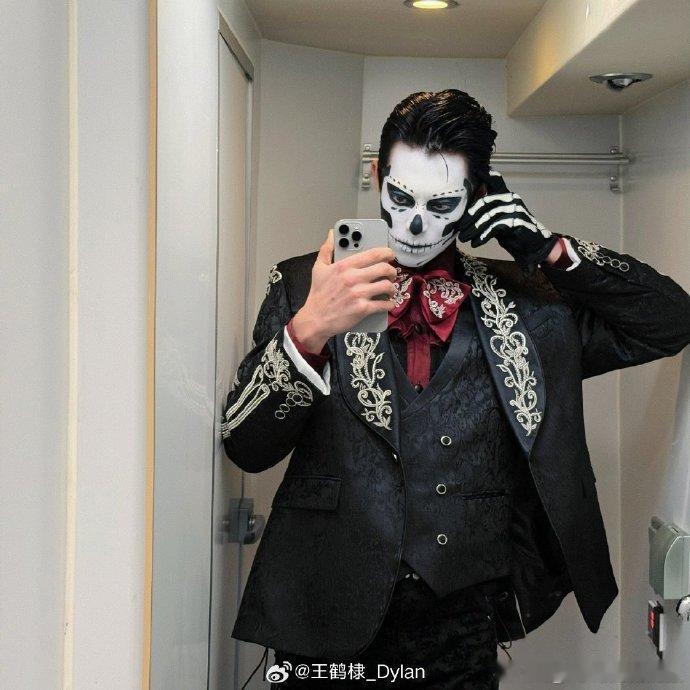 王鹤棣coser王鹤棣的花里胡哨《星河入梦》造型get！王鹤棣的花里胡哨永远在线