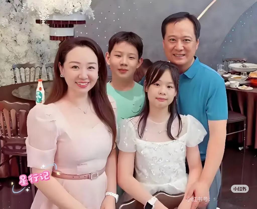 关凌的想法实在太通透。 当初她还曾因为辅导孩子作业气到血压飙升。 现在居然直接说