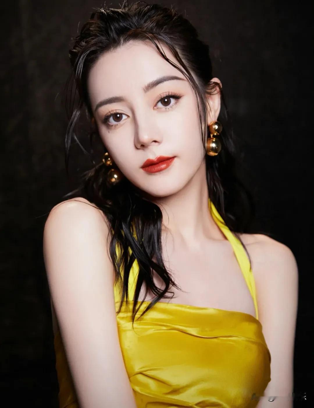 迪丽热巴，这人缘不是吹的！
 
6月3日，一向低调的迪丽热巴凭34岁生日直接登上