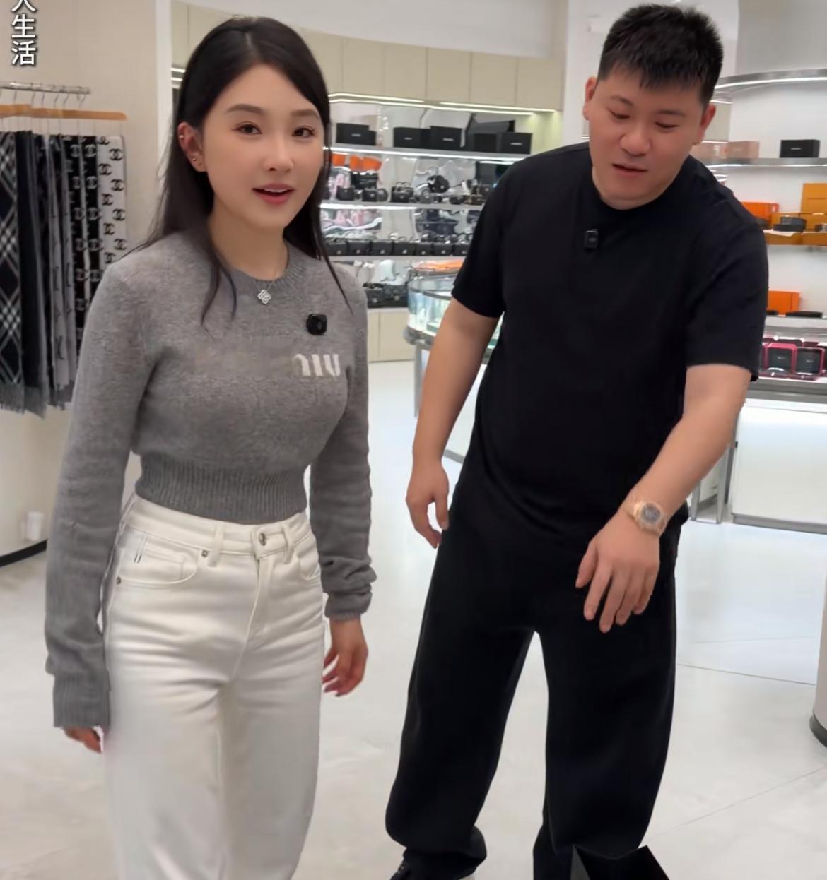 韩景枫合伙人身份疑曝光，赔偿金额也随之被曝光，差不多50万！
当然韩景枫被坑惨，