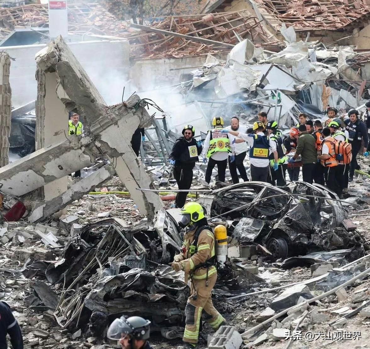 现场实拍！以色列“固若金汤”的城市，被伊朗炸成了这副模样！
 
3月5日，伊朗官