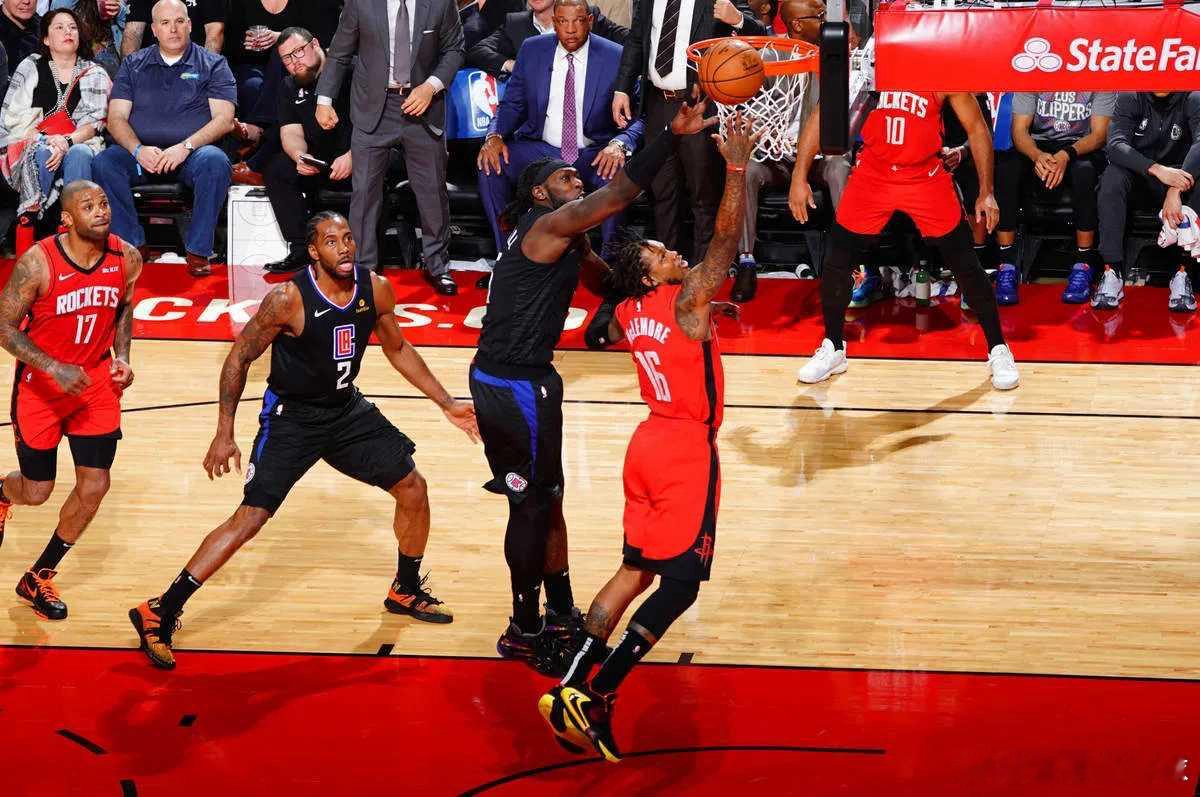 西部战役：火箭 vs 快船火箭重返前三，伦纳德空砍 休斯顿火箭主场 102-95