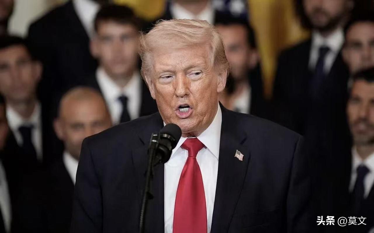 军火巨头齐到场！特朗普要把精良武器产能翻四倍

刚开完密会就放狠话，美国这是要把