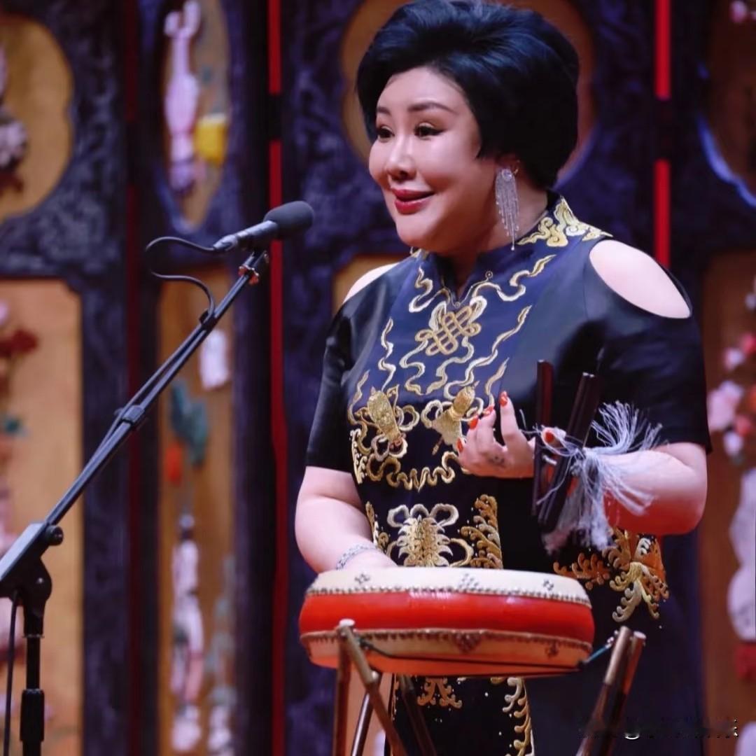 王惠啊王惠

你藏的也太深了

49岁的王惠以前竟然是
曲艺才女，京韵大鼓演员。