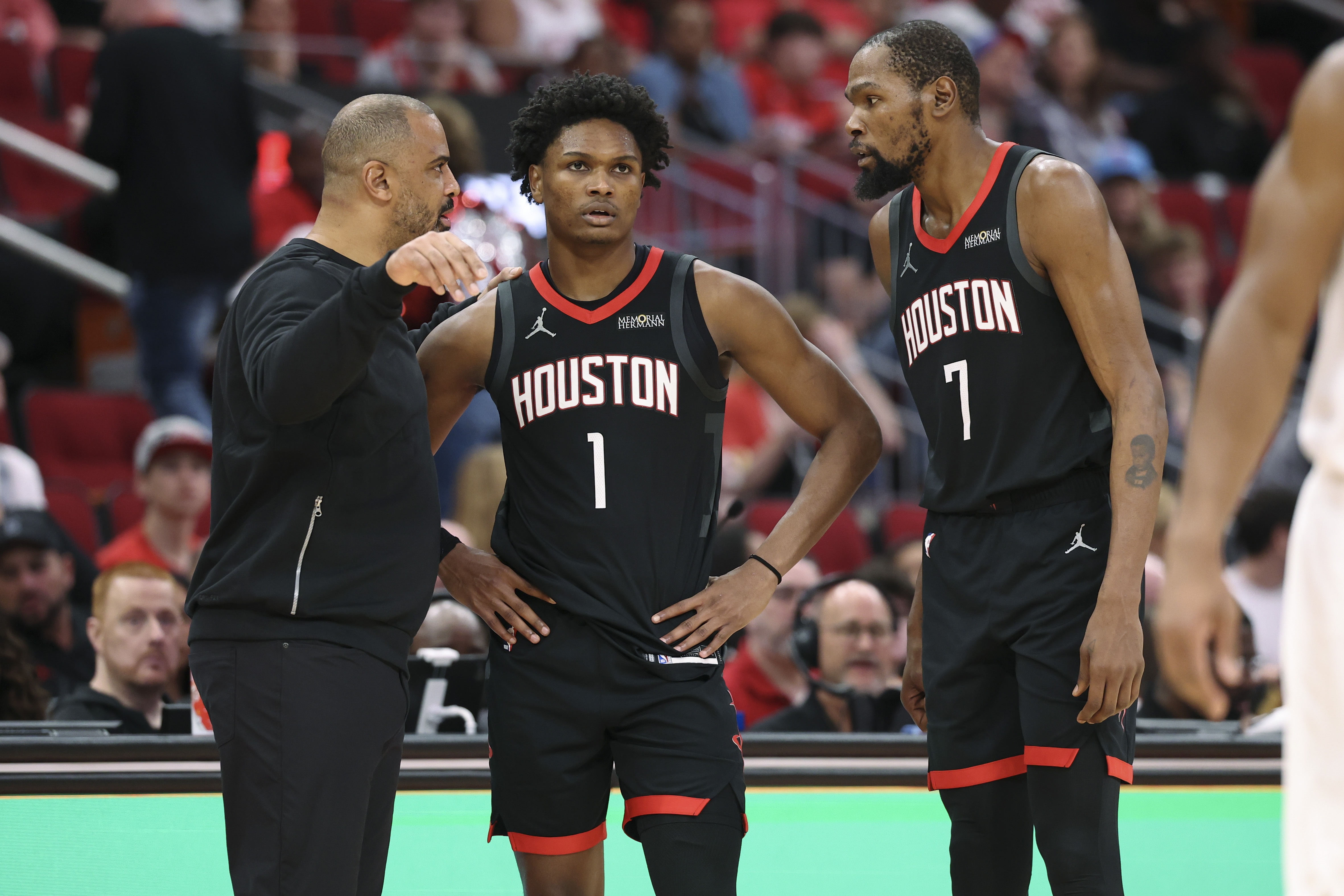 阿门谈更衣室复盘：看了暂停后的执行力 差点被墨菲绝杀遭批评